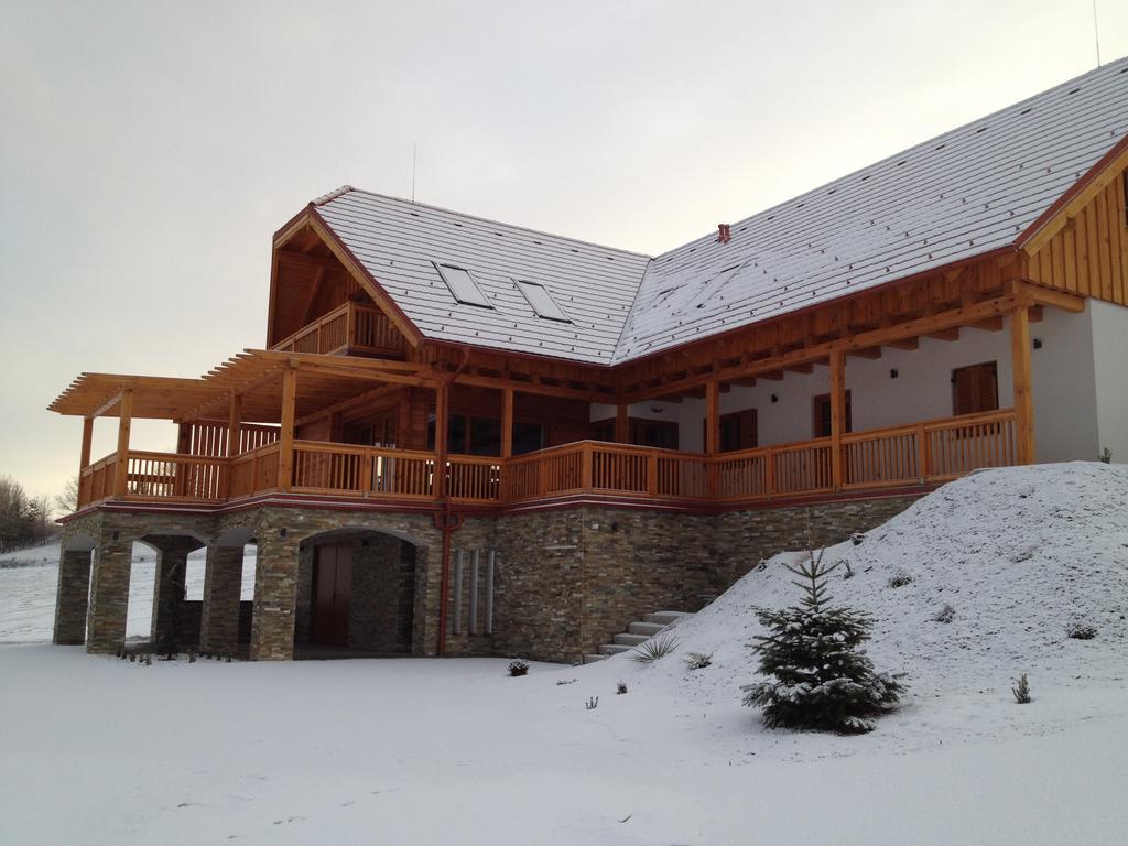 Szloven Mintagazdasag Hotel Felsőszölnök Buitenkant foto