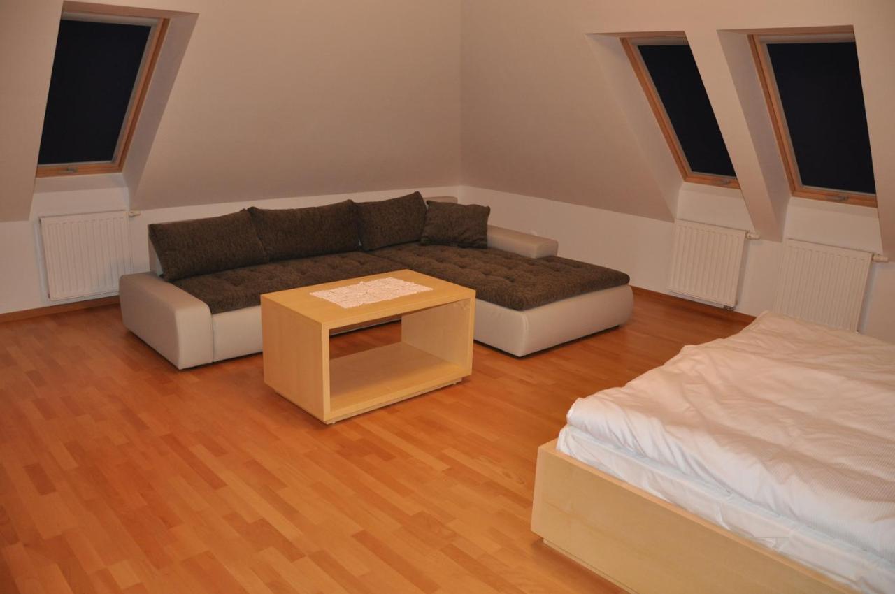 Szloven Mintagazdasag Felsőszölnök Buitenkant foto